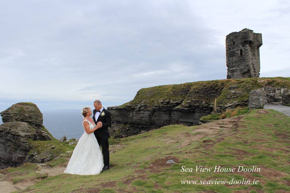 Traditional Irish hand fastening at Sea View House in Doolin