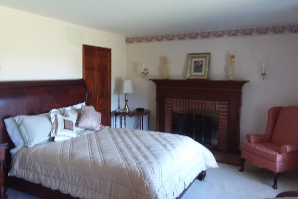 Colonial Bedroom Suite