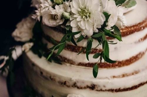 Floral wedding cake