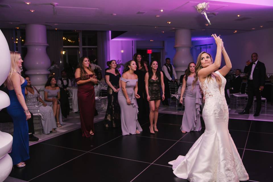 Hands up for the bouquet!