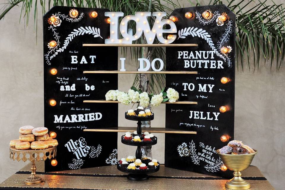 PhotoBooth & S'mores Bar