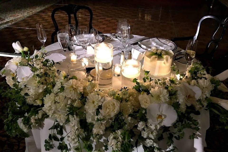 Beautiful sweetheart table