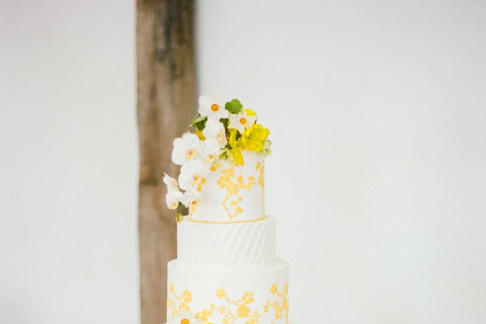 Golden toned wedding cake