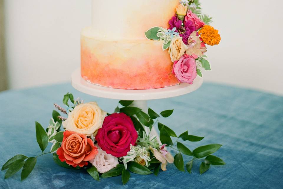 Vibrant cake florals