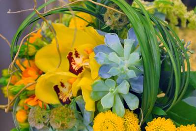 Unique yellow bridal bouquet