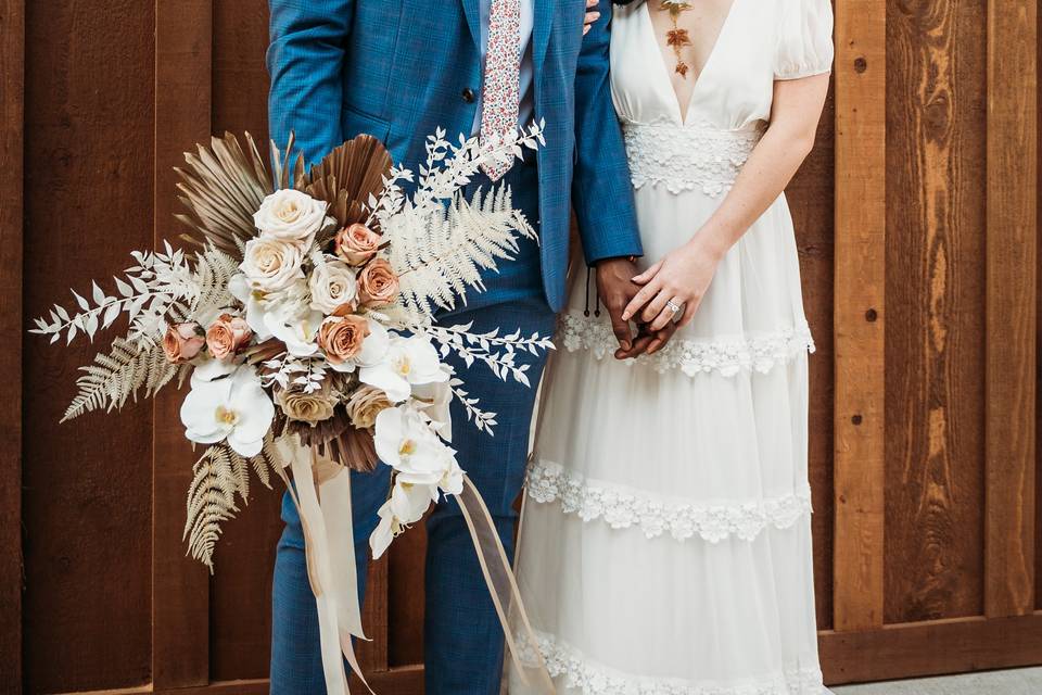 Fresh and dried bridal bouquet