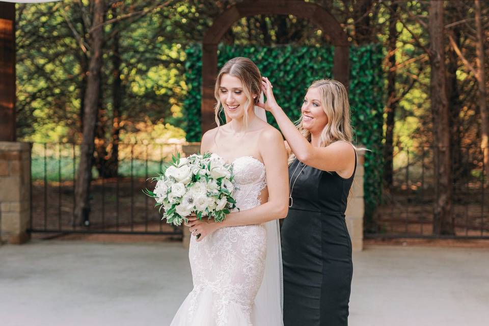 White bridal bouquet