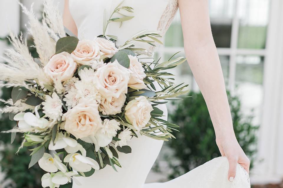 Pampas bridal bouquet