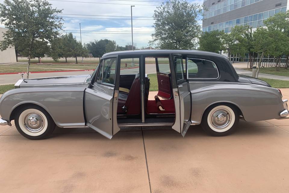 Rolls Royce Phantom V Limo