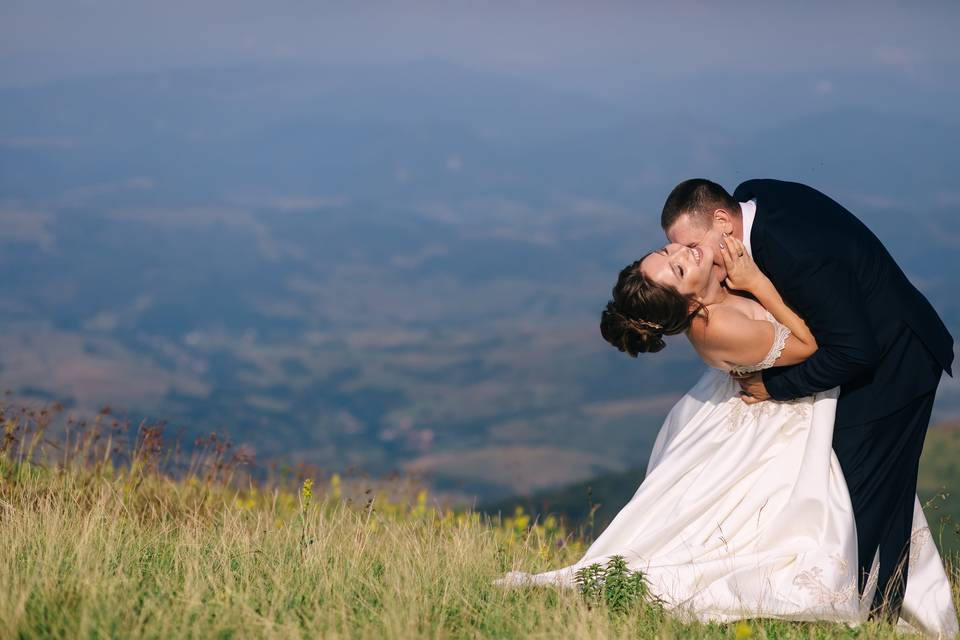 Newlywed kiss