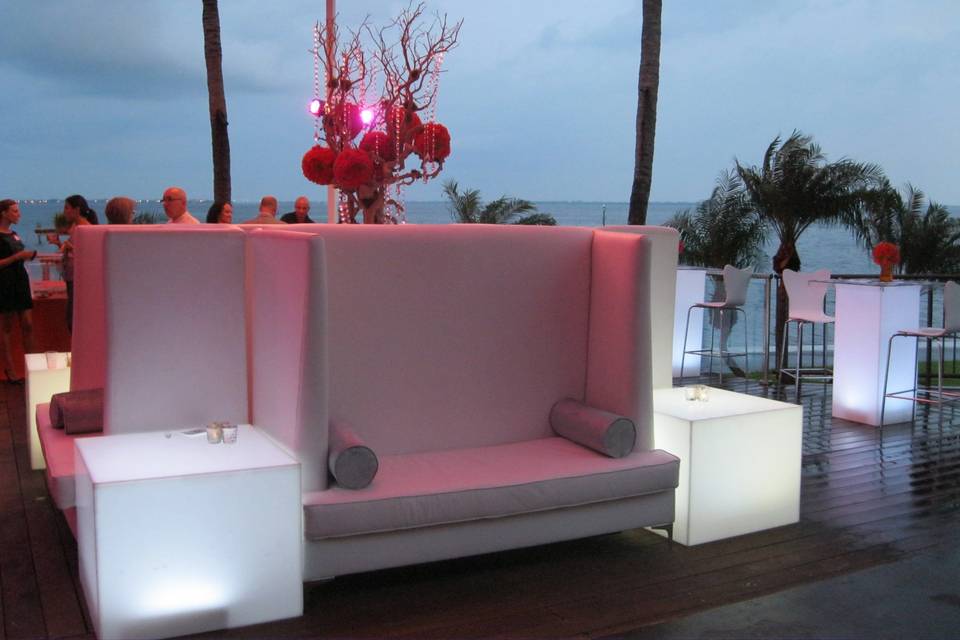 Ronen Rental – Boutique Event Furnishings