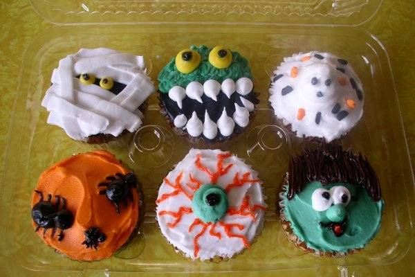 Halloween cupcakes assorted flavors