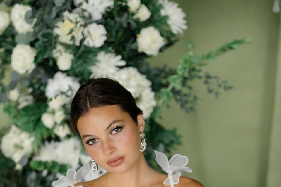 Soft glam bridal makeup