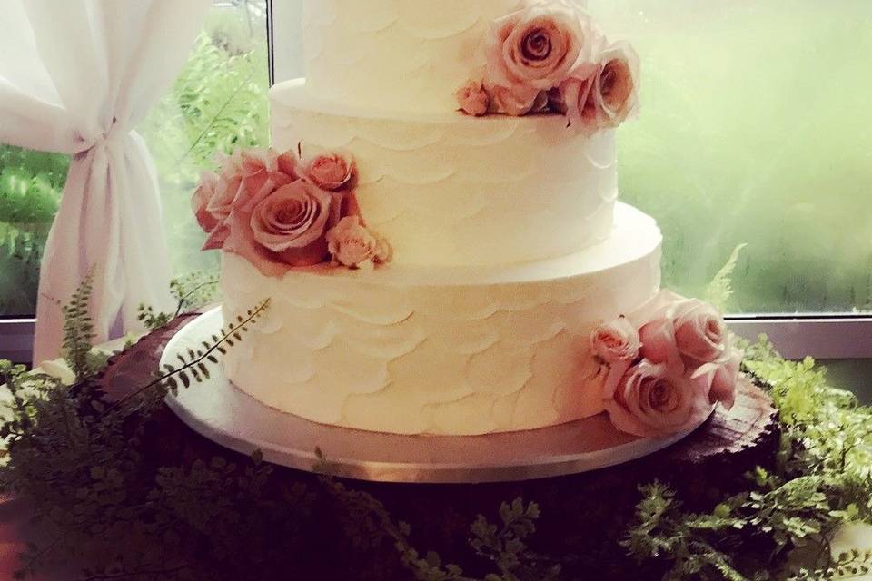 Floral wedding cake