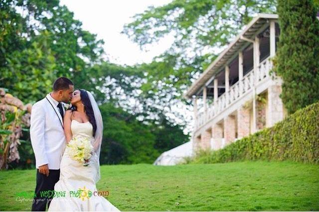 Newlyweds kissing