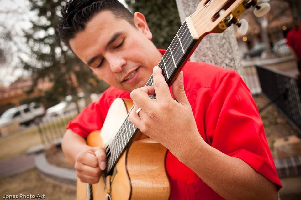 Omar Villanueva Guitarist