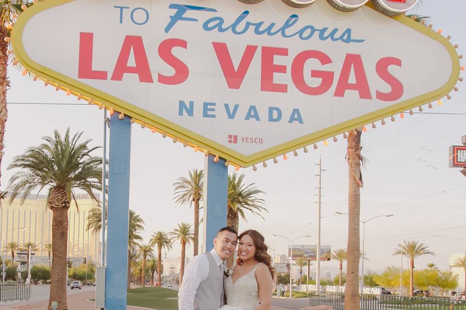Last vegas bride and groom