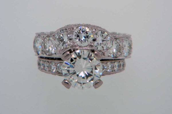 New & Antique Diamond Rings online today with amazing service & value