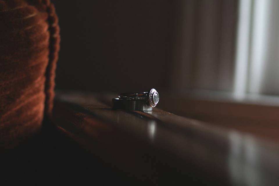 Dramatic wedding ring photo