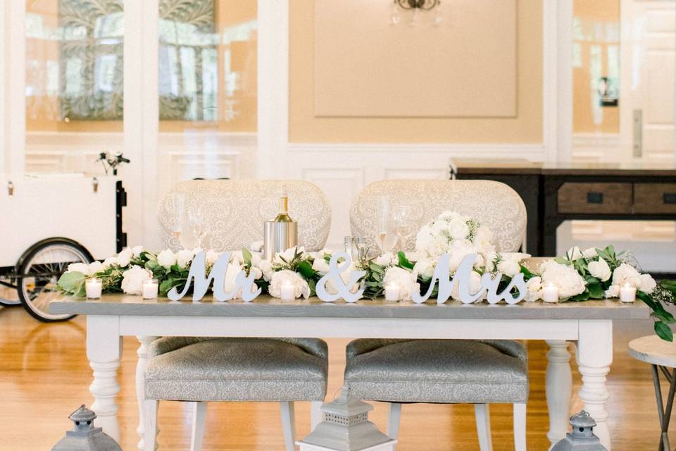 Sweetheart table