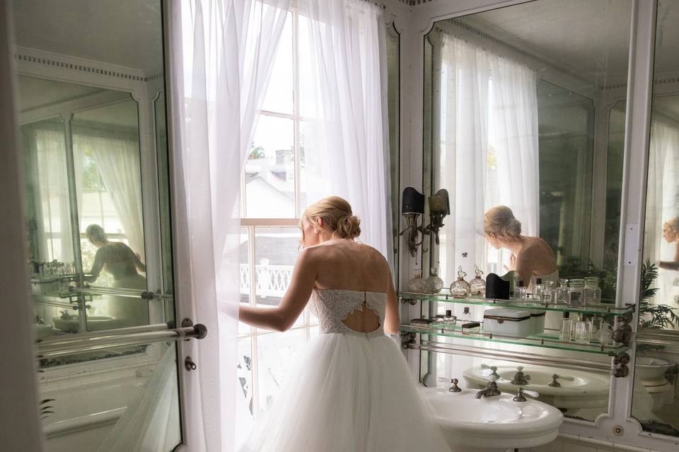 Bathroom glam