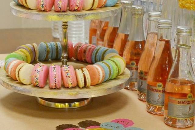 Macaron + Bubbly