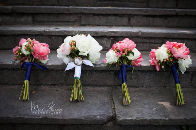 Kentlands Flowers & Bows