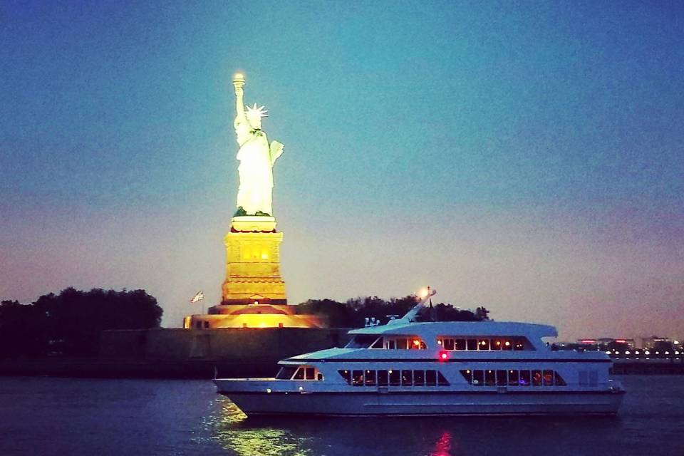 Yacht at Statue
