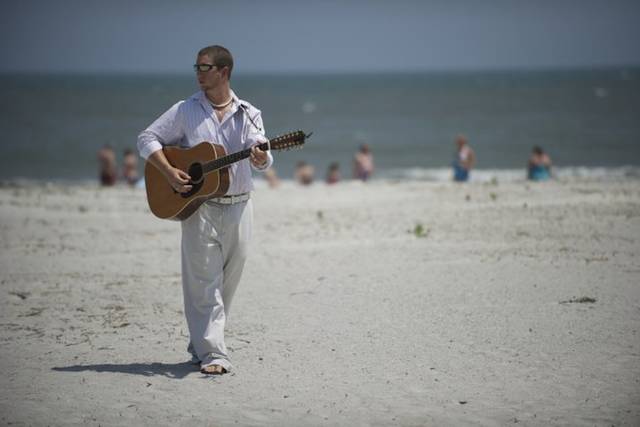 Johnny Breeze Guitar Piano DJ