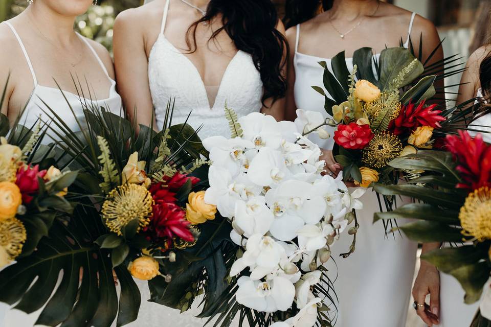 Bride and Bridesmaids bouquets