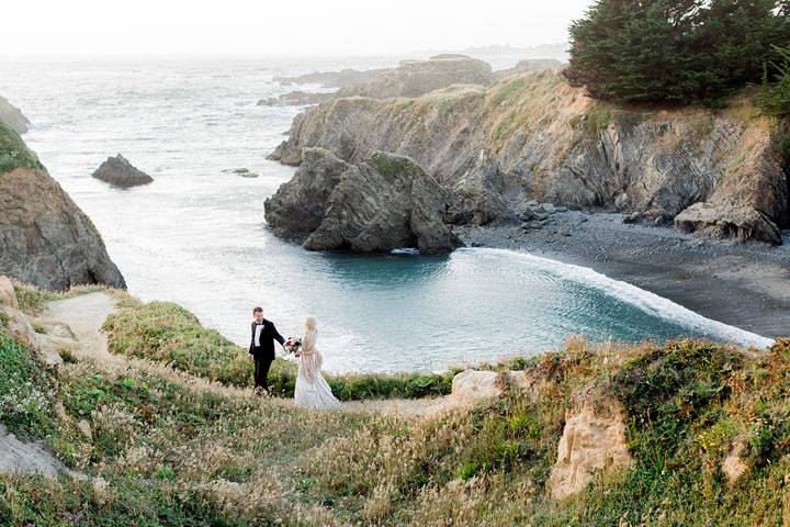 Walking along the Mendocino bluffs