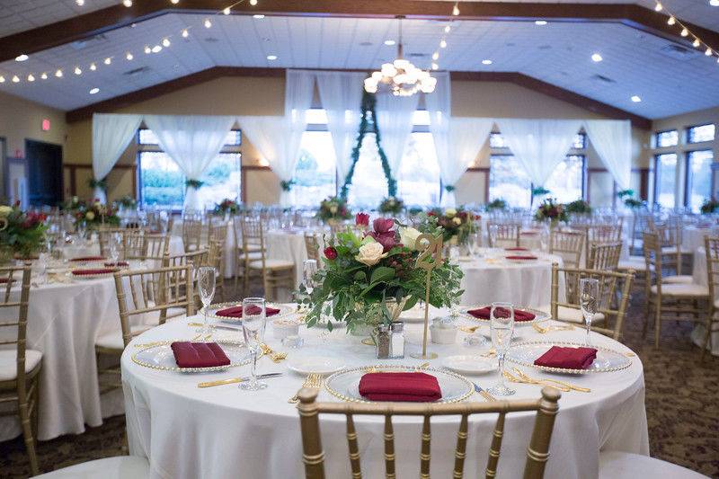 Table set-up with centerpiece