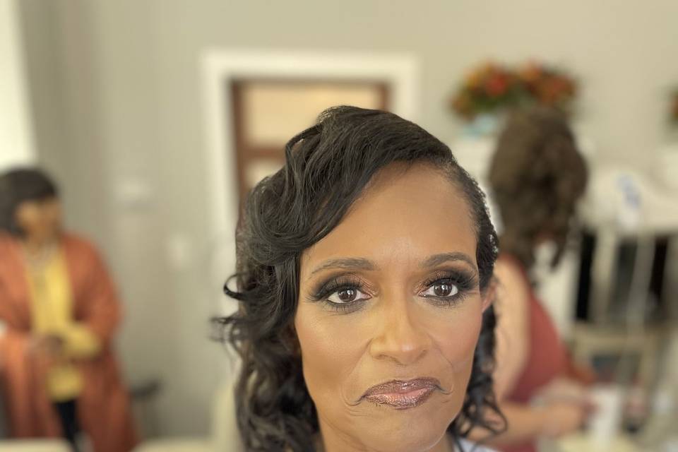 Liz Black Makeup