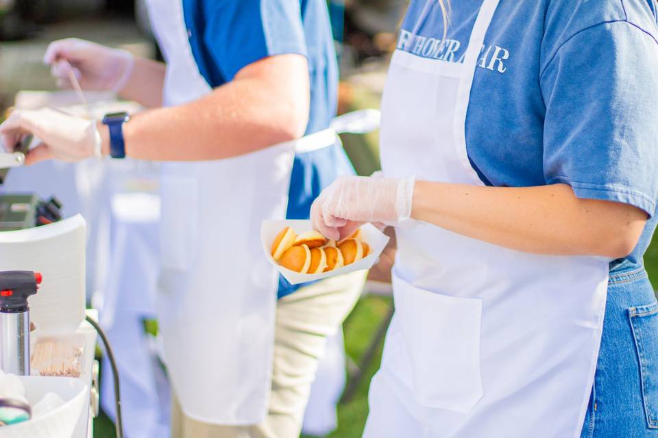 Serving pancakes
