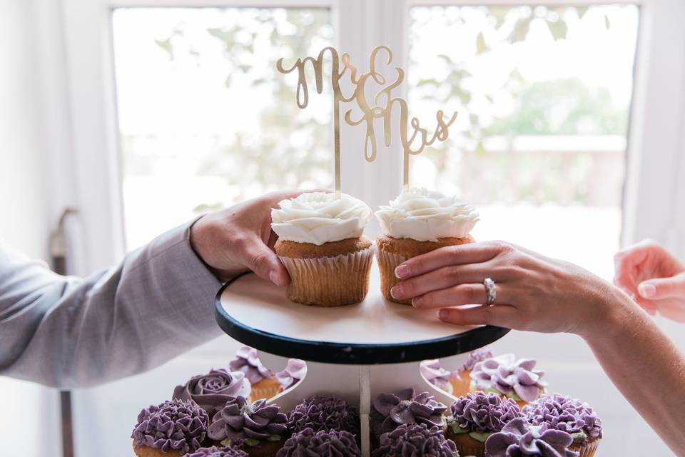 Giant Cupcake Cake - Classy Girl Cupcakes