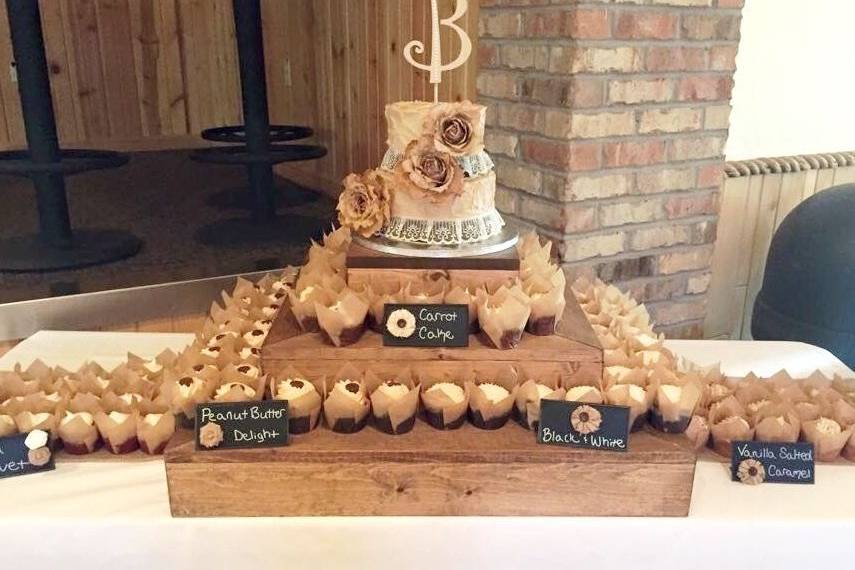 Rustic Wedding Cupcakes and Cake