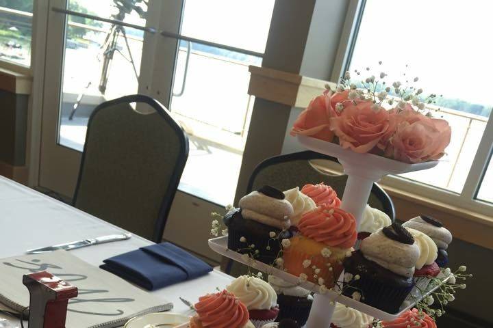 Wedding Cupcakes Centerpiece Display