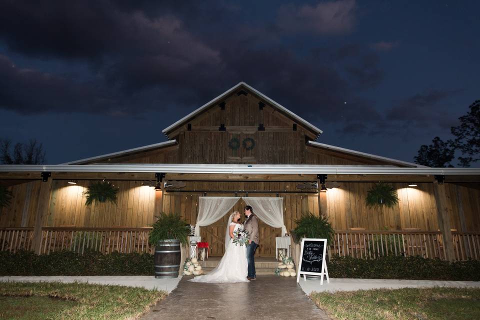 Belle Oaks Barn