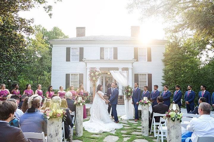 Mansion backdrop ceremony