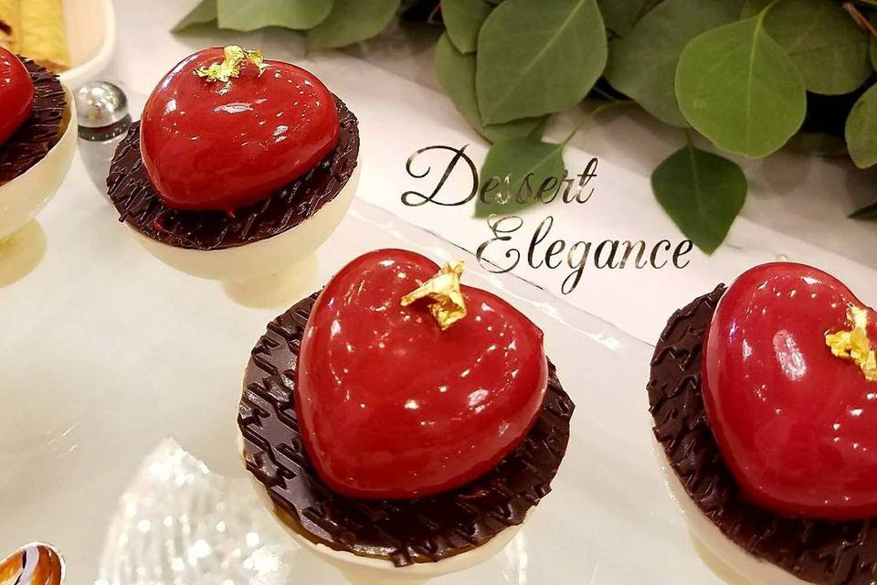 Raspberry mousse cakes