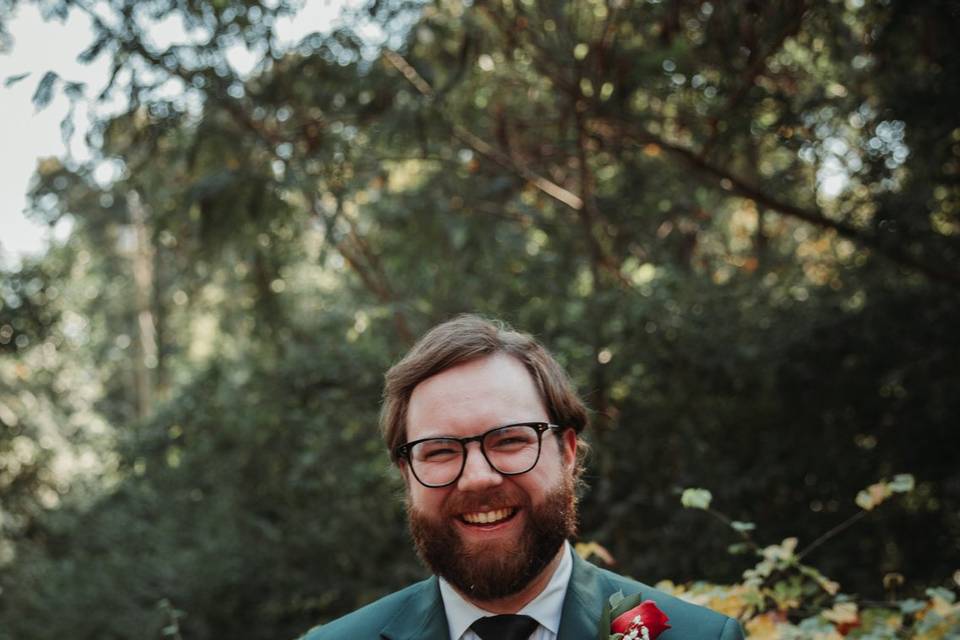 Groom by the vineyard