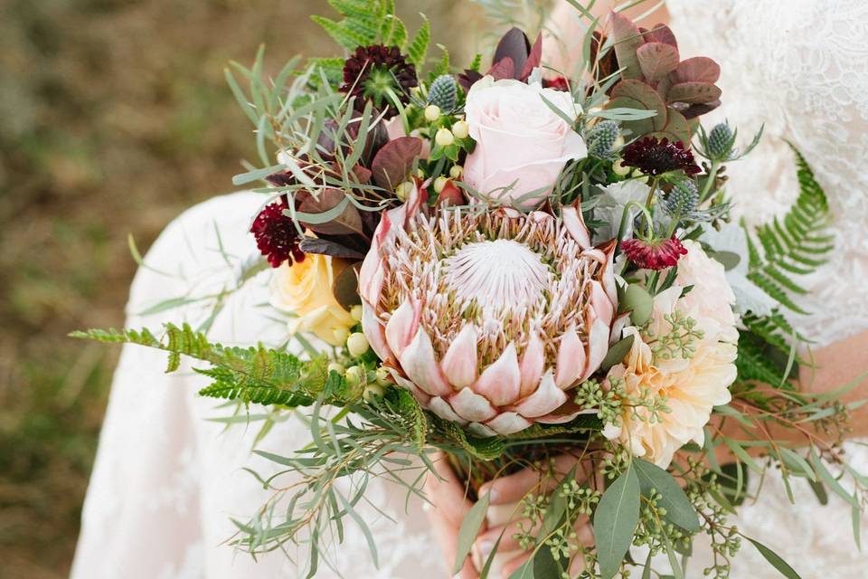 Willow Branch Flowers| Jen Ferriello Photography