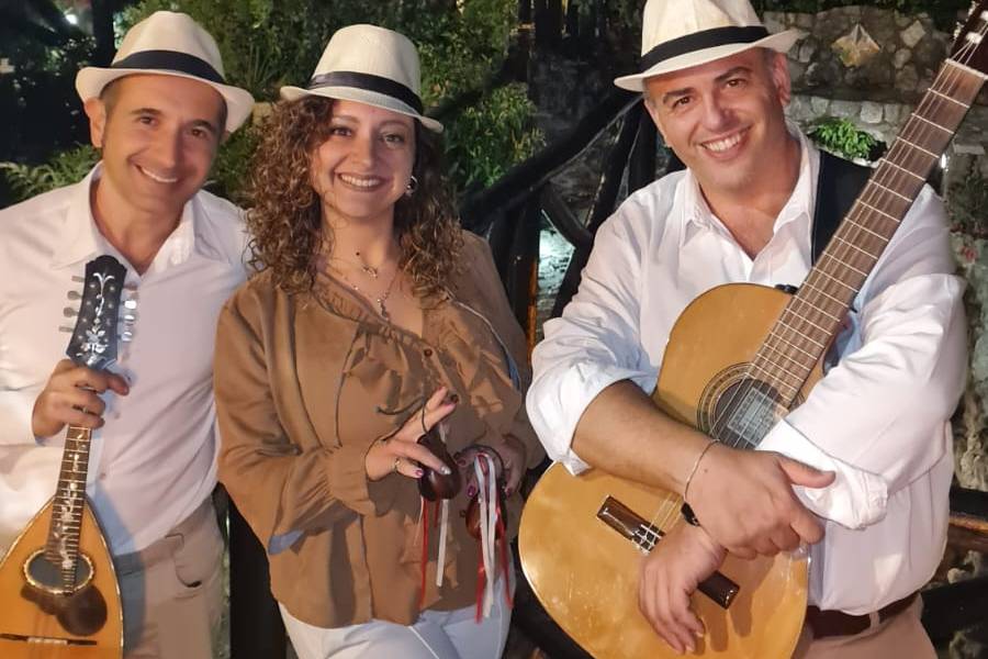 Trio folk