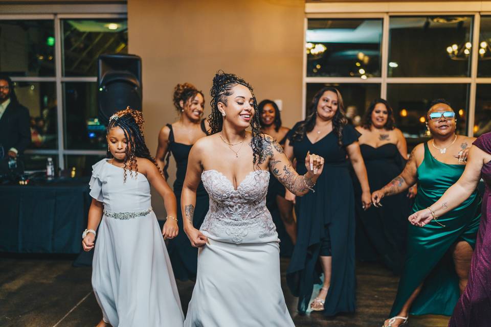 Sweet First Dance in Golden