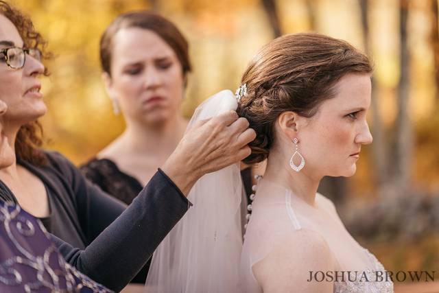 Lari Manz Hair & Makeup