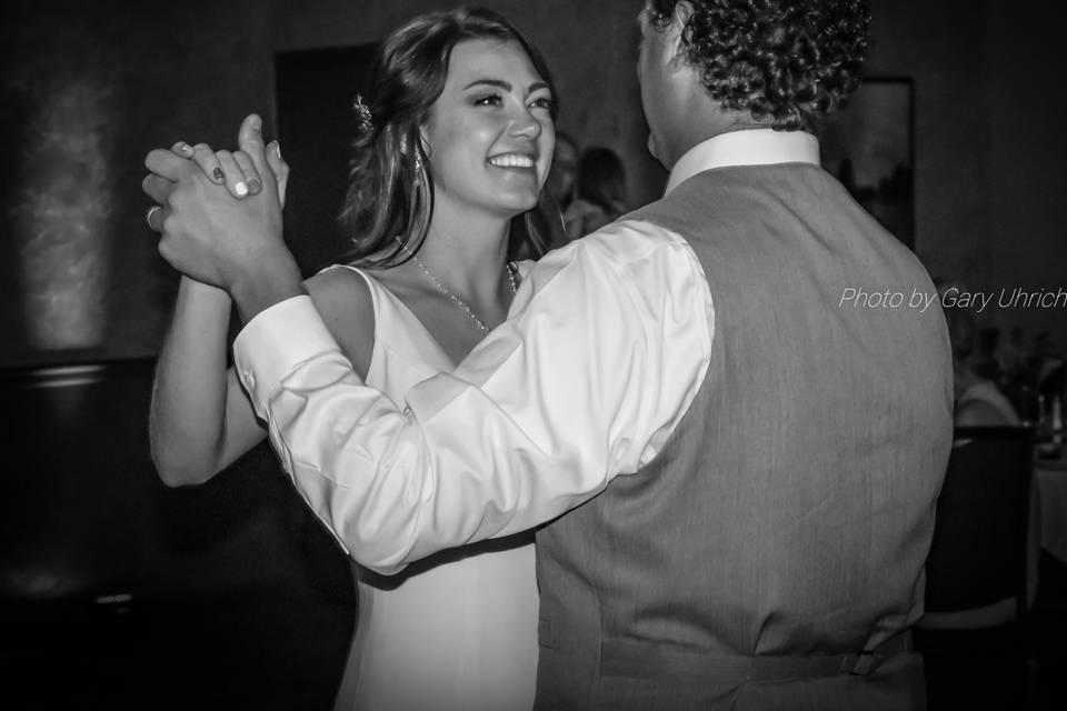 Anna and Brandon First Dance