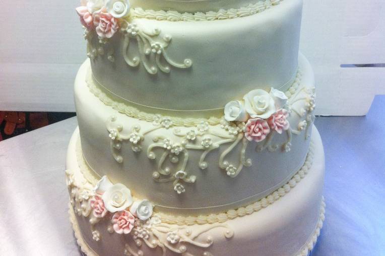 Elegant wedding cake