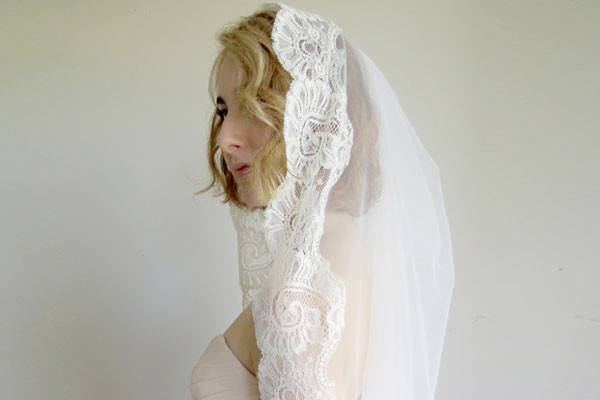 The Mantilla Company- Lace Wedding Veils from Spain