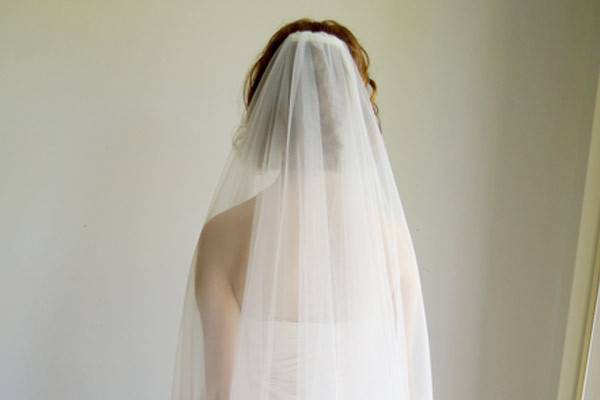 Floor Length (Chapel Length) Mantilla Wedding Veil Scallop Lace Veil with BeadsLace VeilComb included47