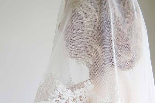 Spanish mantilla- elbow length veil